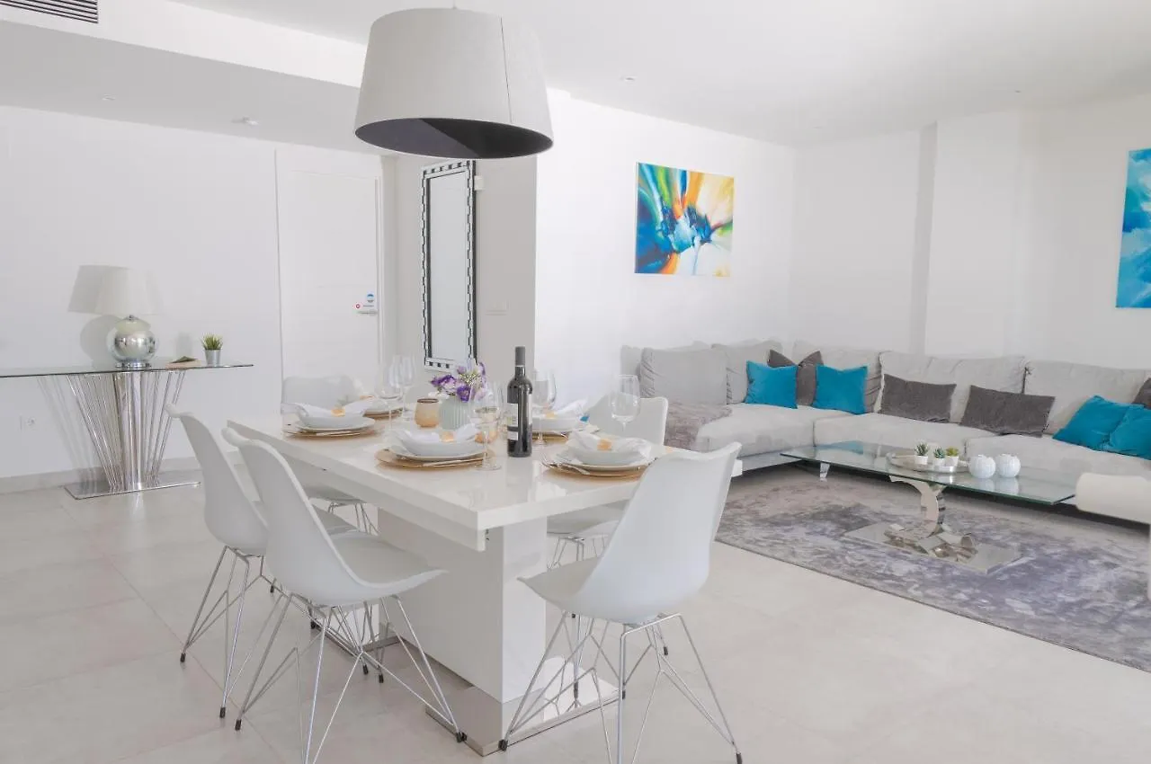 Luxurious Penthouse In La Cala Casa Banderas - 3 Golf Facilites Close By! La Cala De Mijas 0*,  España
